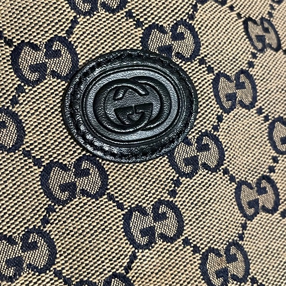 ****SOLD****   GUCCI GG canvas suit/paste blue - Picture 11 of 17